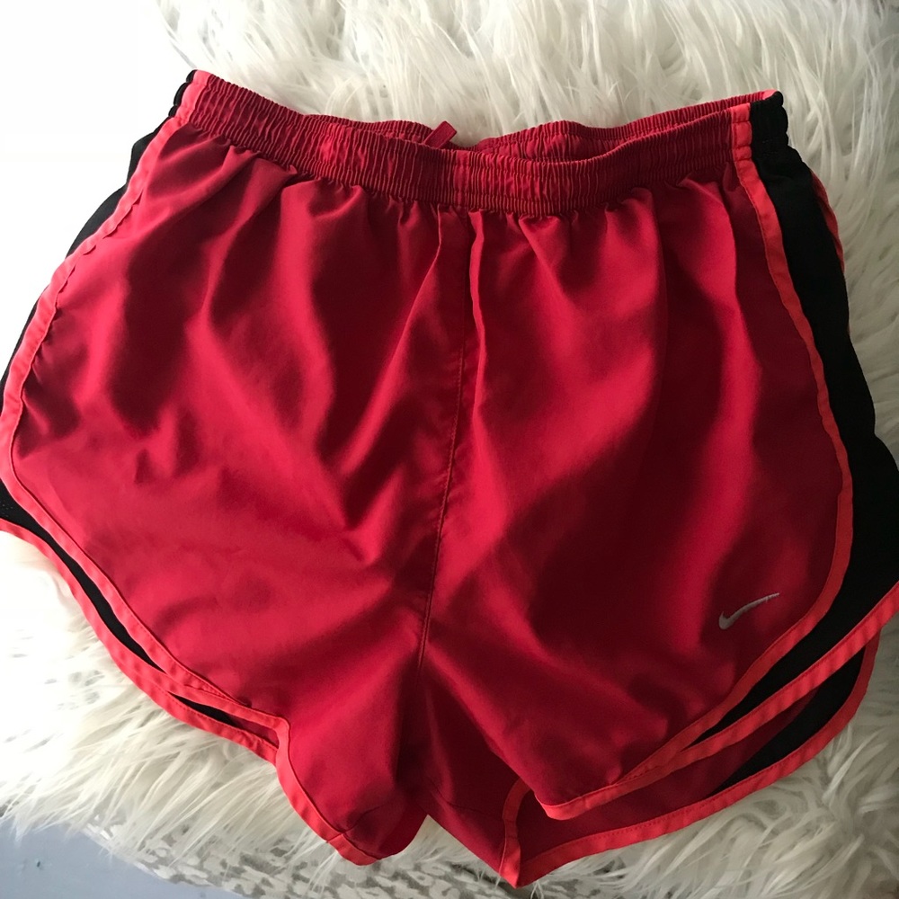 LIKE NEW NIKE DRY FIT TEMPO SHORTS 💖